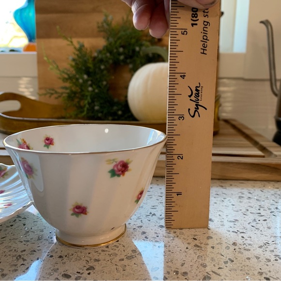 ROYAL DOULTON Rosebud Swirled Footed Cup & Saucer Set - Picture 8 of 13